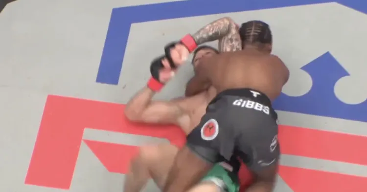 Biaggio Ali Walsh Kalah KO dari Ronnie Gibbs di PFL 7