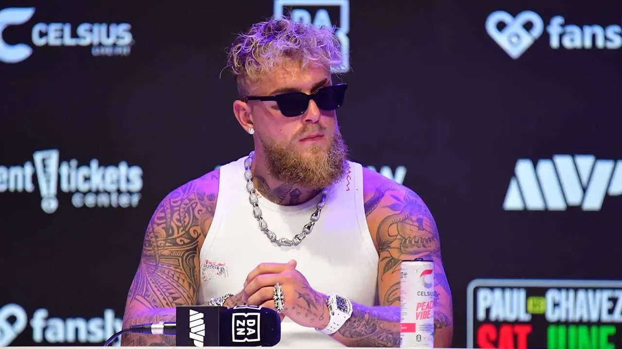 Jake Paul Berdebat dengan Piers Morgan Soal Kredibilitas Tinju, Akhiri Wawancara Tiba-tiba